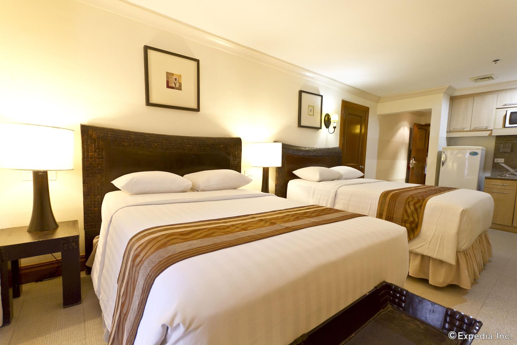 Crown Regency Suites Mactan Lapu-Lapu City Eksteriør billede