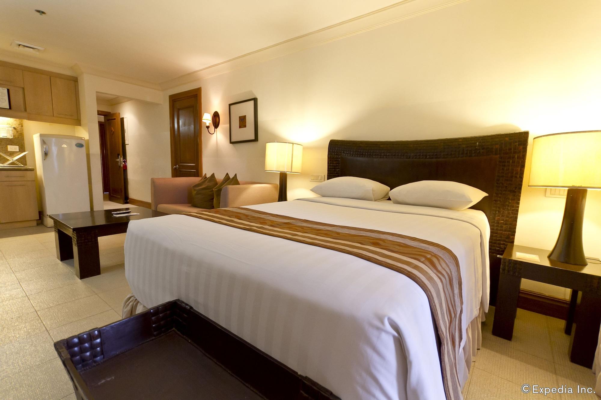 Crown Regency Suites Mactan Lapu-Lapu City Eksteriør billede