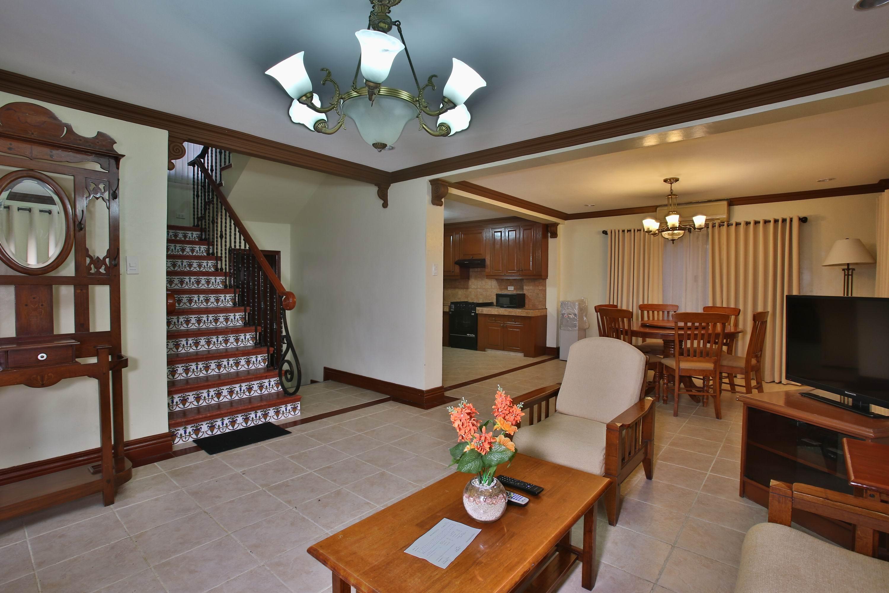 Crown Regency Suites Mactan Lapu-Lapu City Eksteriør billede