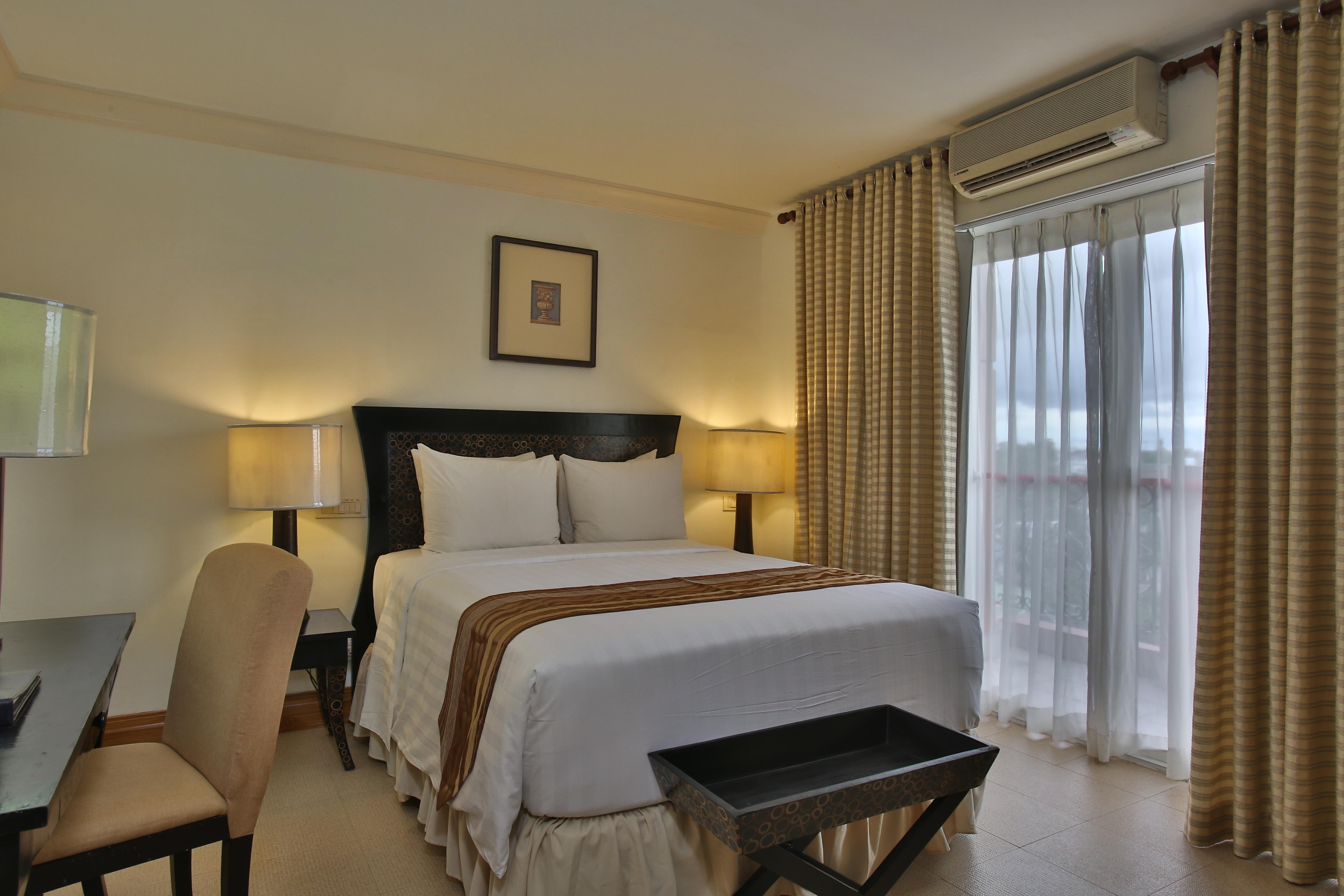 Crown Regency Suites Mactan Lapu-Lapu City Eksteriør billede