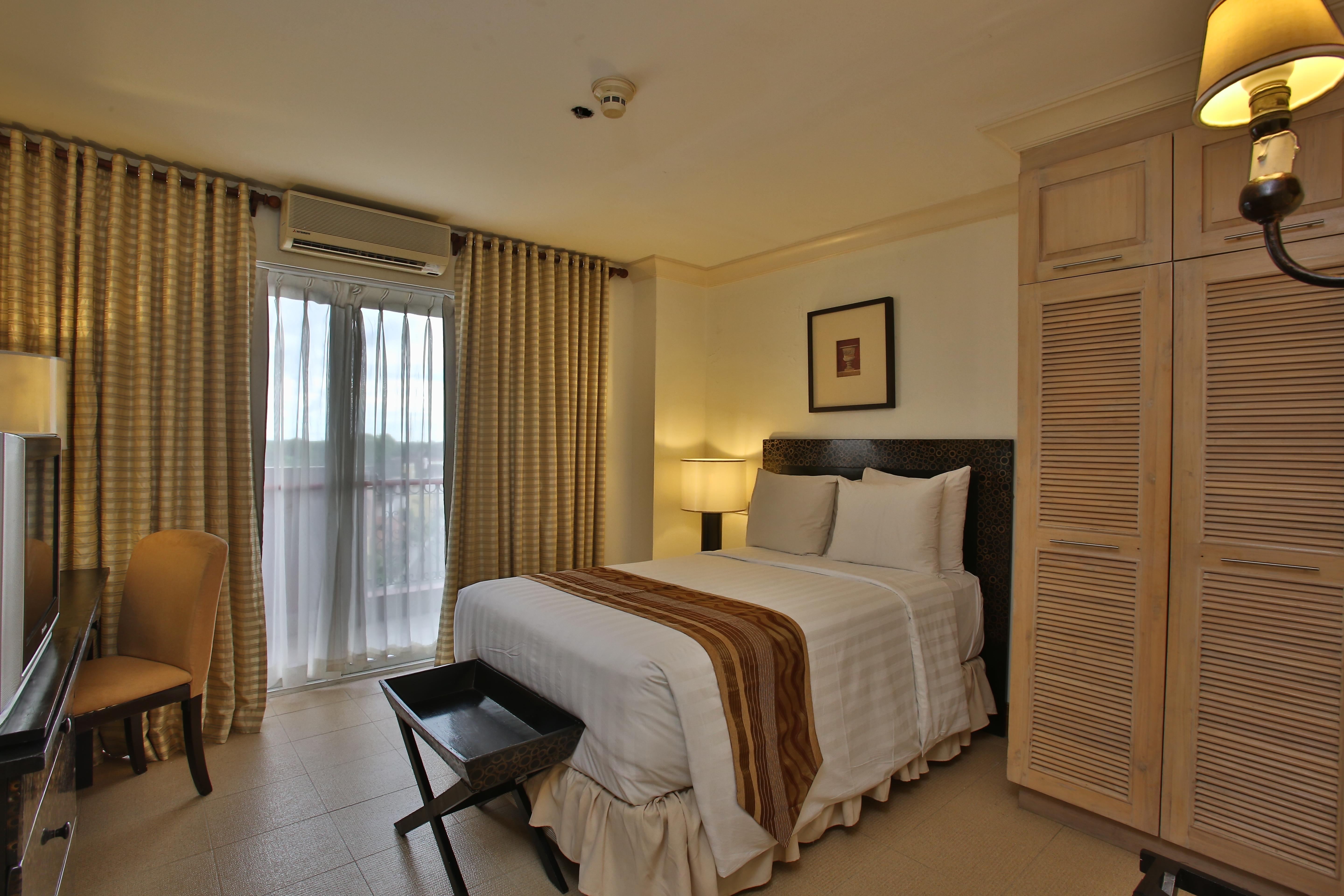 Crown Regency Suites Mactan Lapu-Lapu City Eksteriør billede