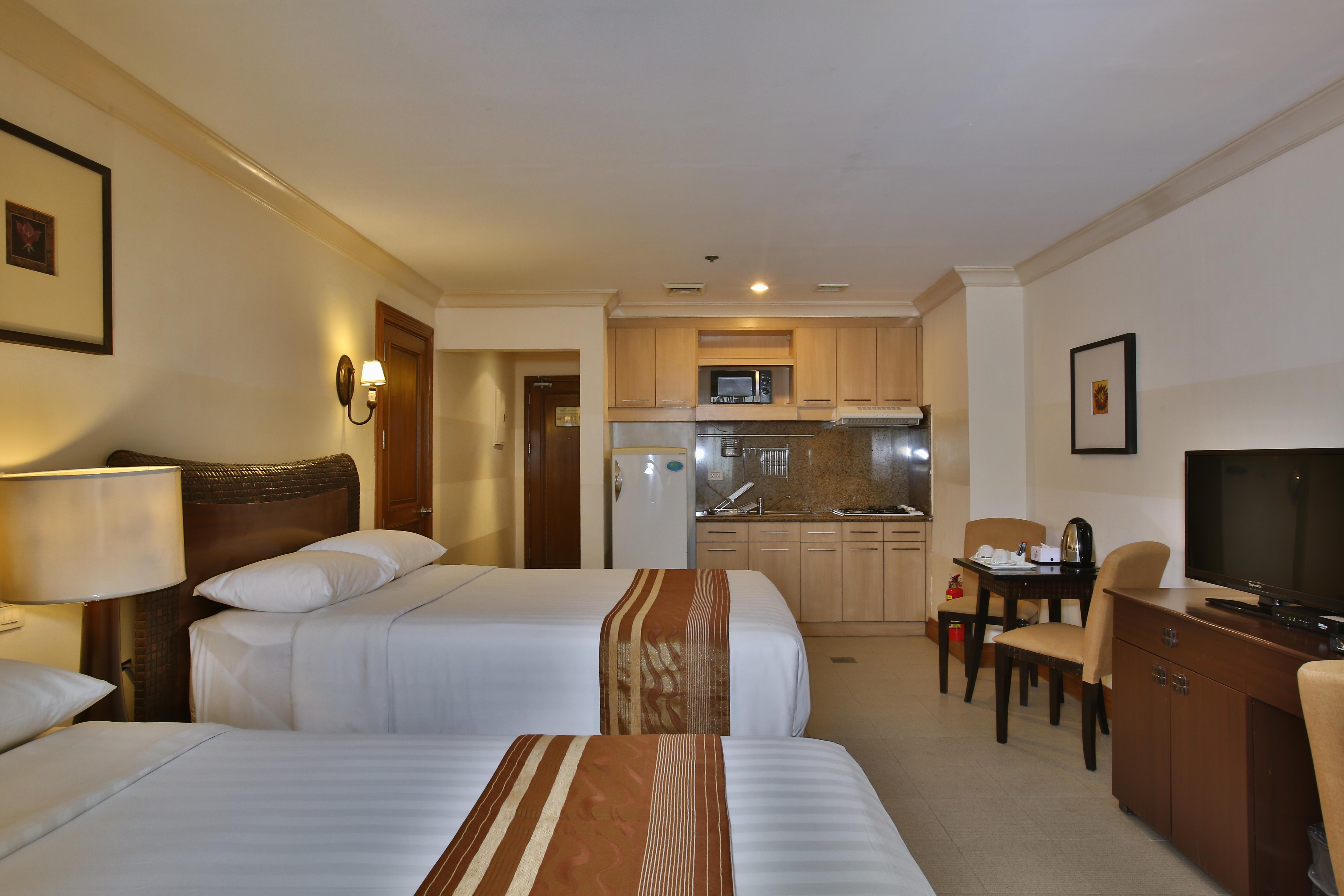 Crown Regency Suites Mactan Lapu-Lapu City Eksteriør billede