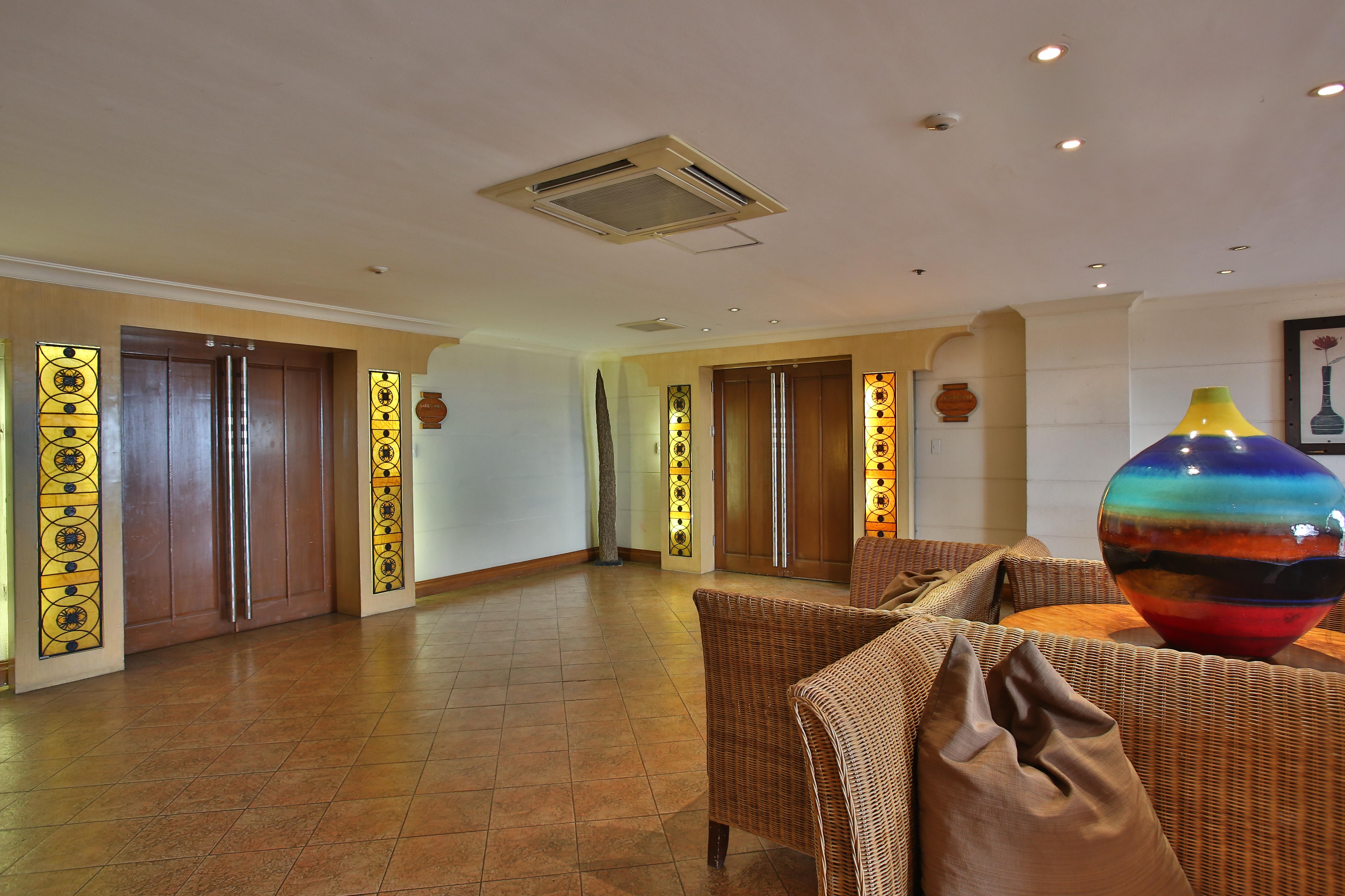 Crown Regency Suites Mactan Lapu-Lapu City Eksteriør billede