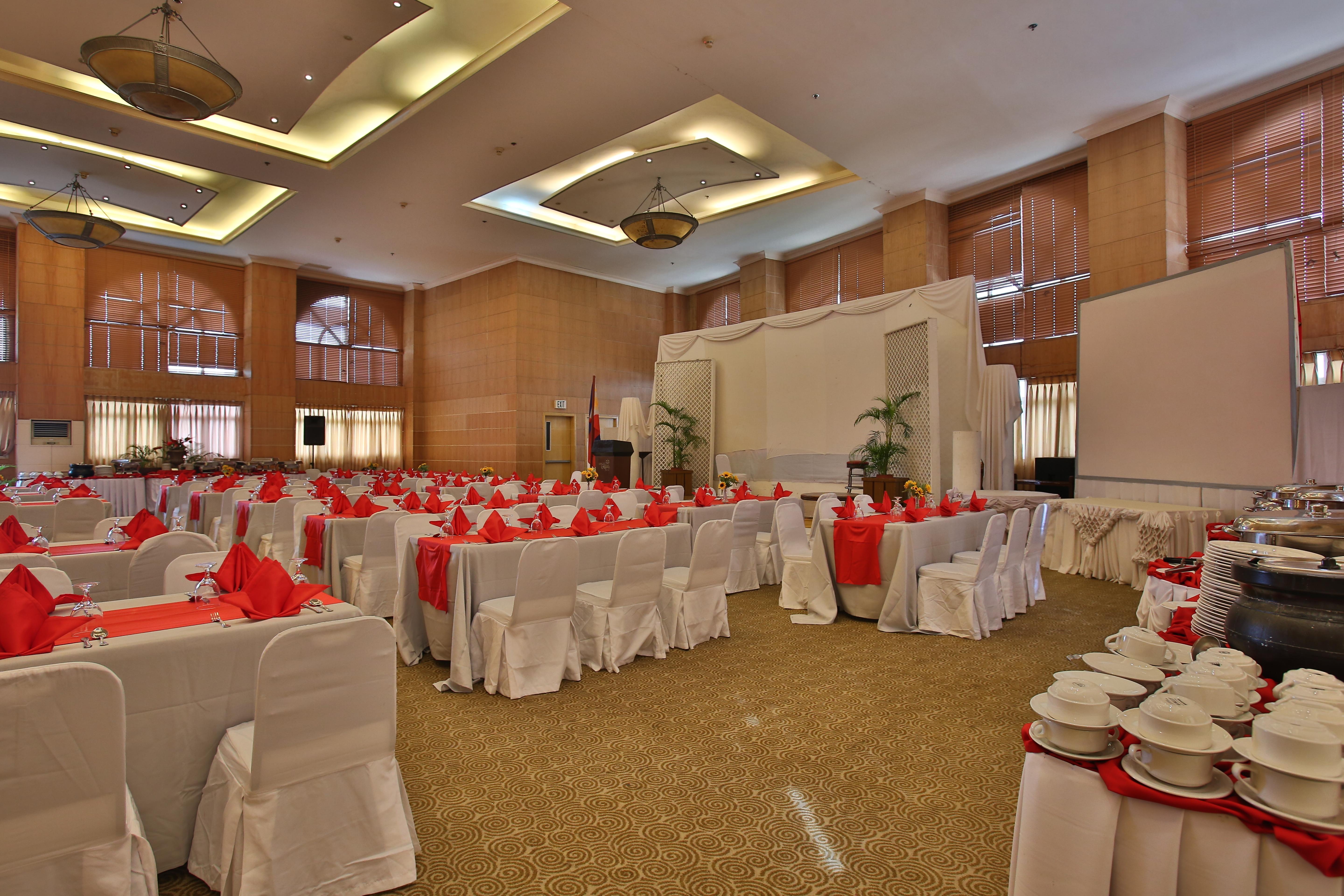 Crown Regency Suites Mactan Lapu-Lapu City Eksteriør billede