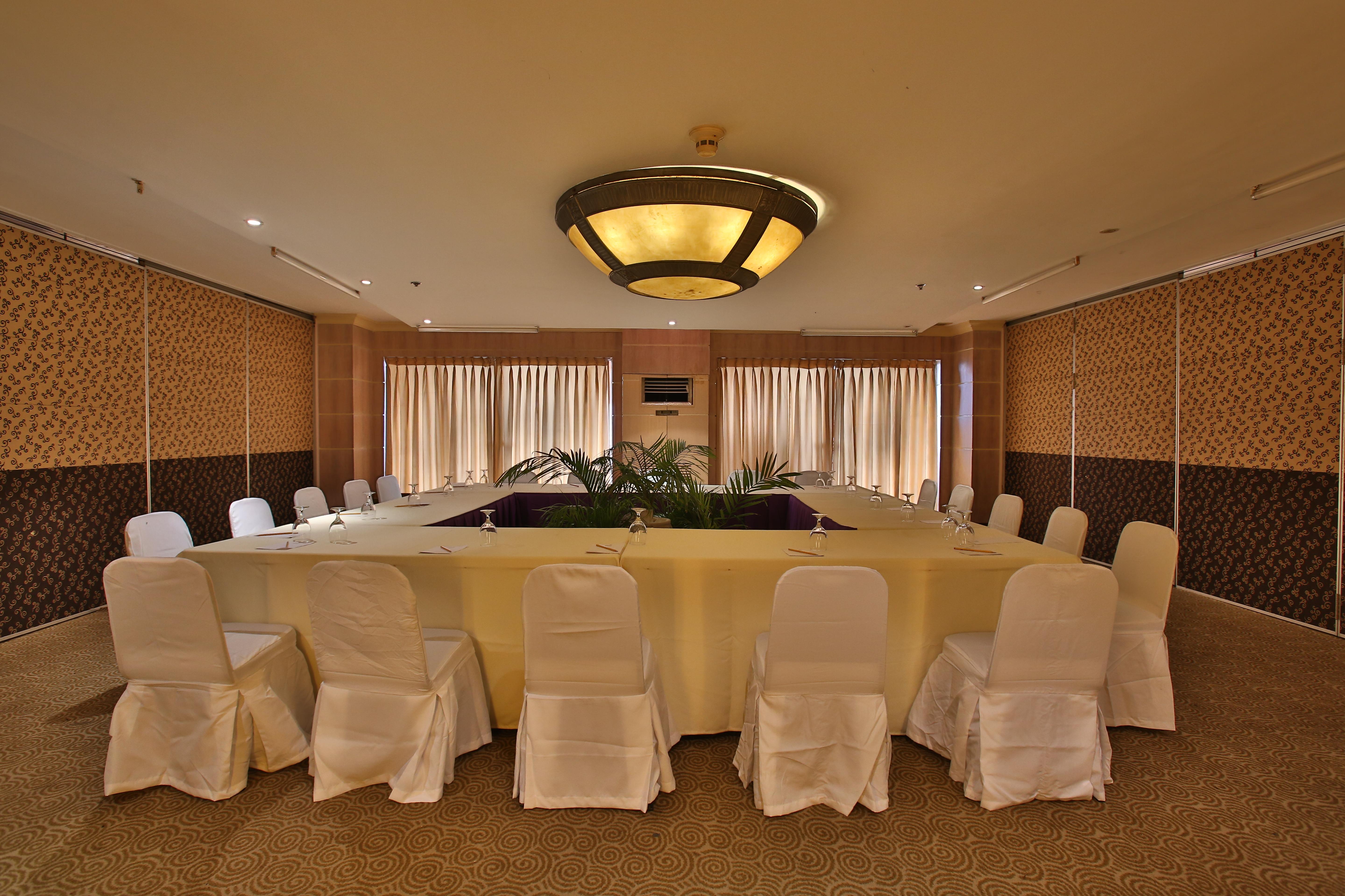 Crown Regency Suites Mactan Lapu-Lapu City Eksteriør billede