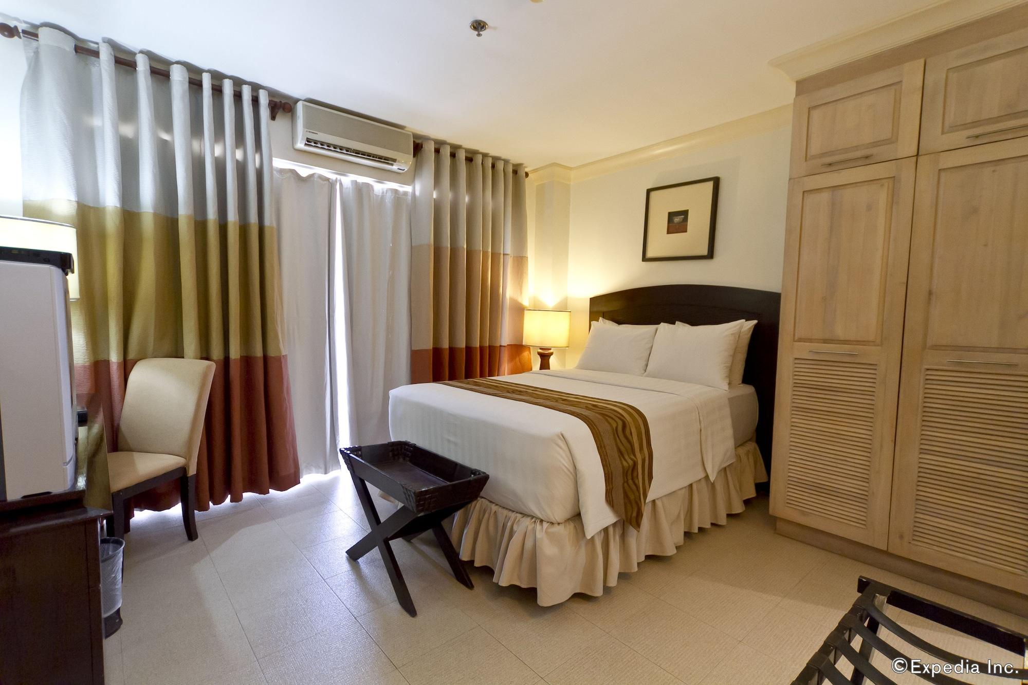 Crown Regency Suites Mactan Lapu-Lapu City Eksteriør billede