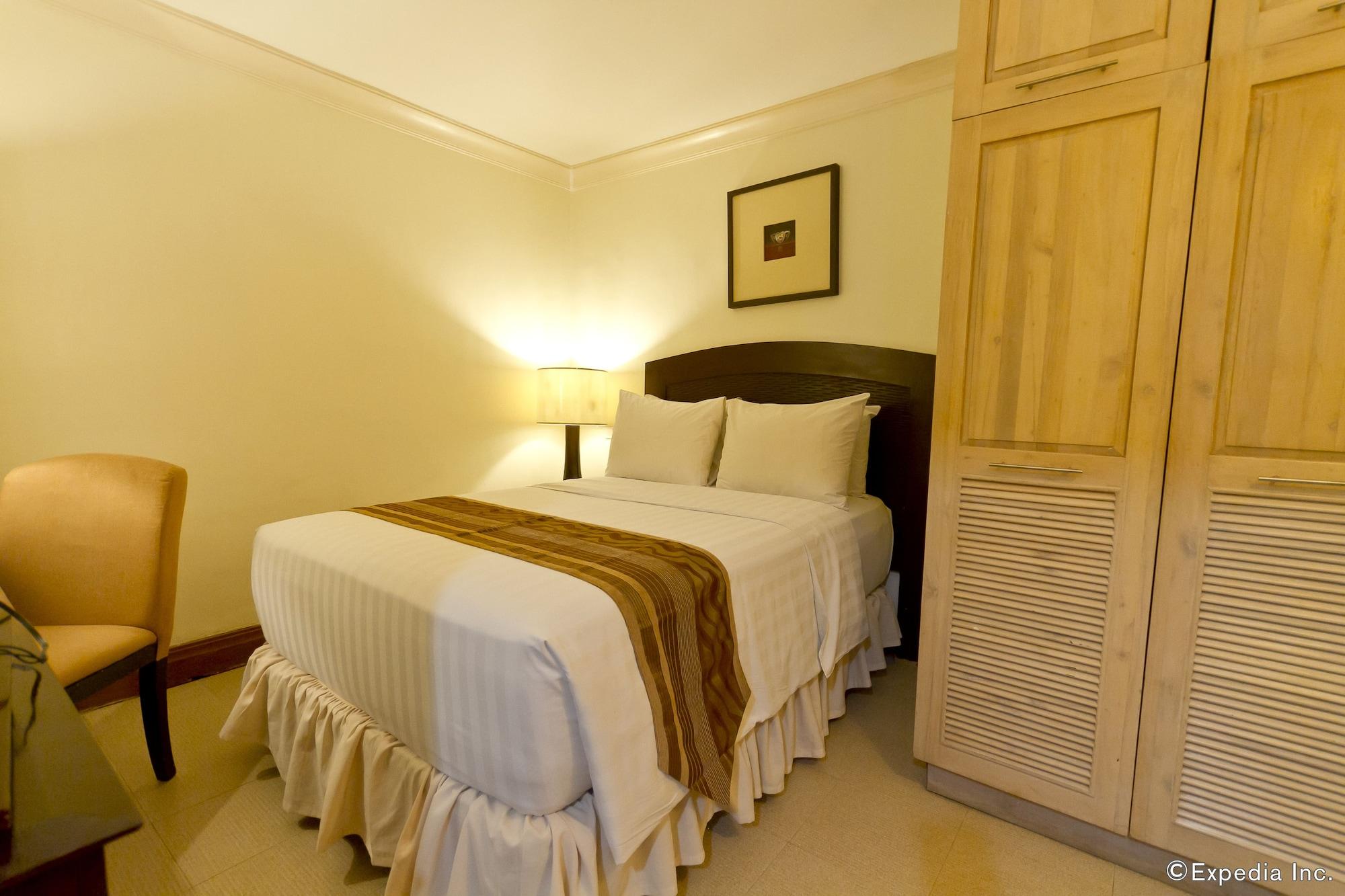 Crown Regency Suites Mactan Lapu-Lapu City Eksteriør billede